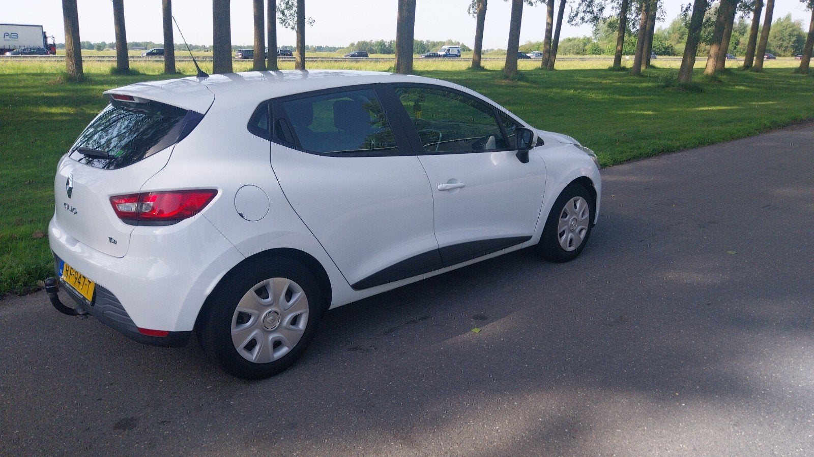 Renault Clio 0.9 TCE 66KW 5-DRS 2015 Wit, Voorwielaandrijving, 898 cc, 40 €/maand, Wit