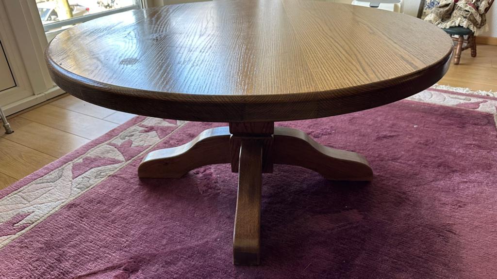 Gratis afhalen - Ronde eikenhouten salontafel, Huis en Inrichting, Tafels | Salontafels, Gebruikt, 50 tot 100 cm, Minder dan 50 cm