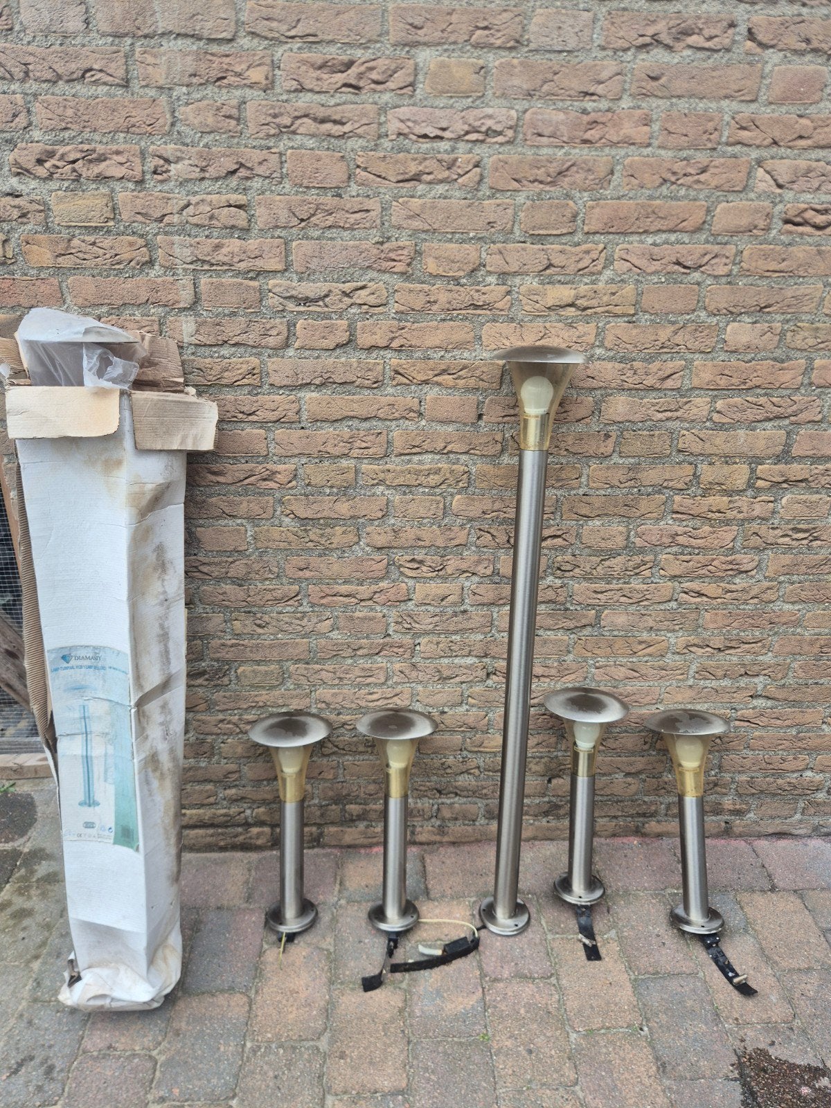 6 RVS staande buitenlampen: 2x 120cm, 4x 45cm (1 nieuw), Ophalen