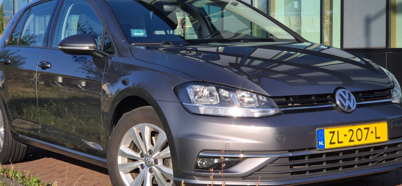 Volkswagen Golf 1.0 TSI 115pk 5D 2019 Grijs, Auto's, Voorwielaandrijving, 1145 kg, 620 kg, Origineel Nederlands