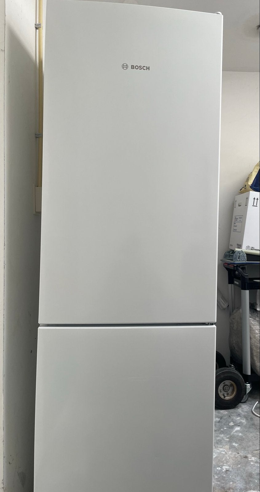Bosch Koel-vriescombinatie met VitaFresh en BigBox, 200 liter of meer, 60 cm of meer, Met aparte vriezer, Zo goed als nieuw