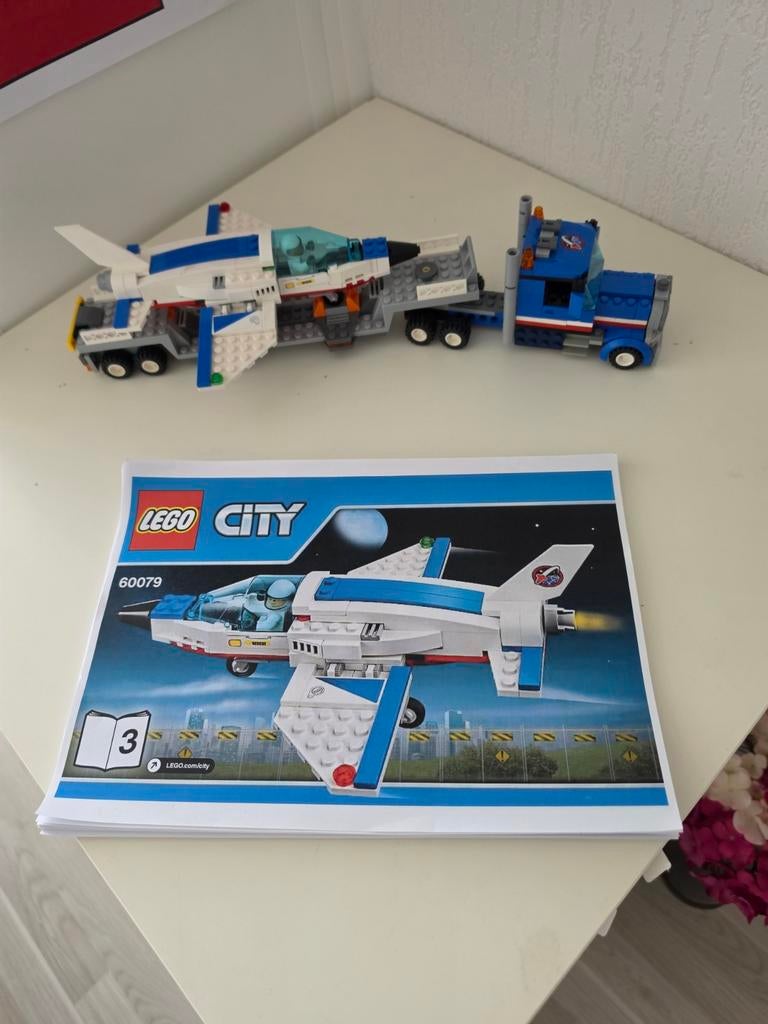 Lego vliegtuig transport 60079, Ophalen of Verzenden, Zo goed als nieuw, 1:72 tot 1:144, Overige merken