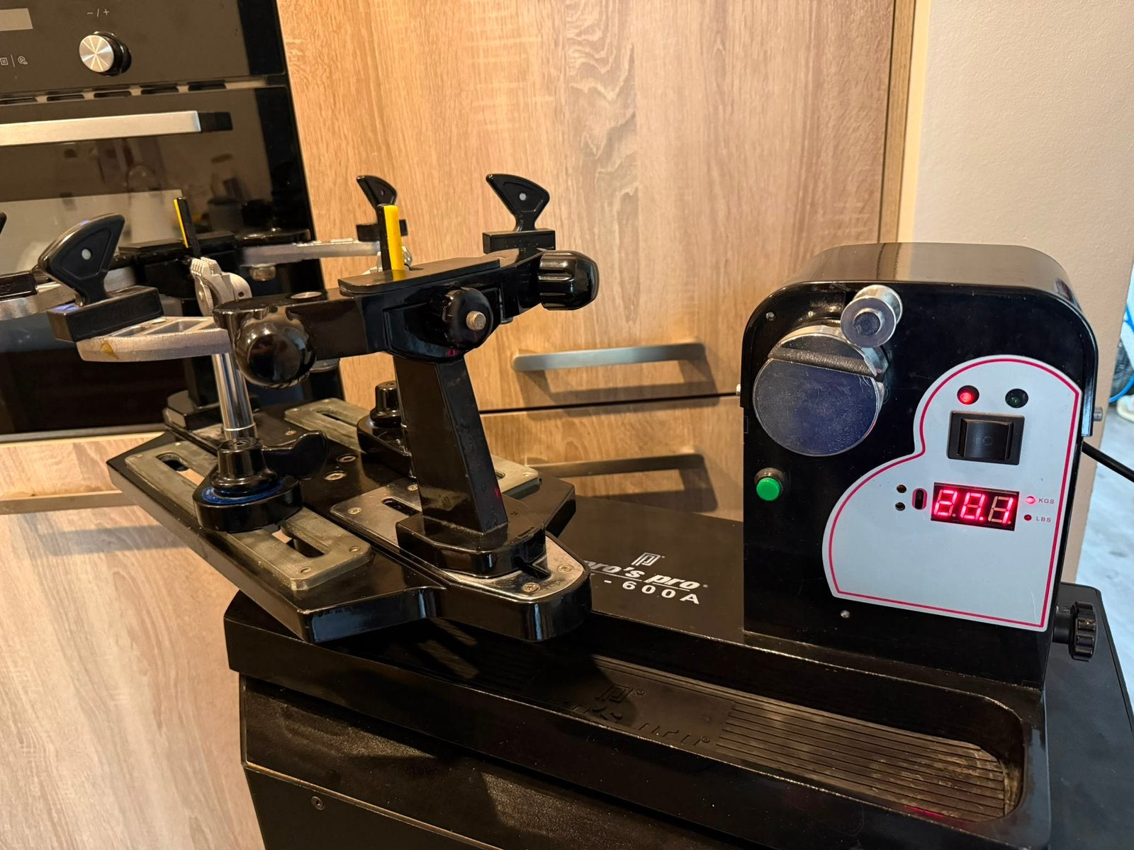 Elektrische bespanmachine pro’s pro, Sport en Fitness, Gebruikt, L00, Racket, Ophalen