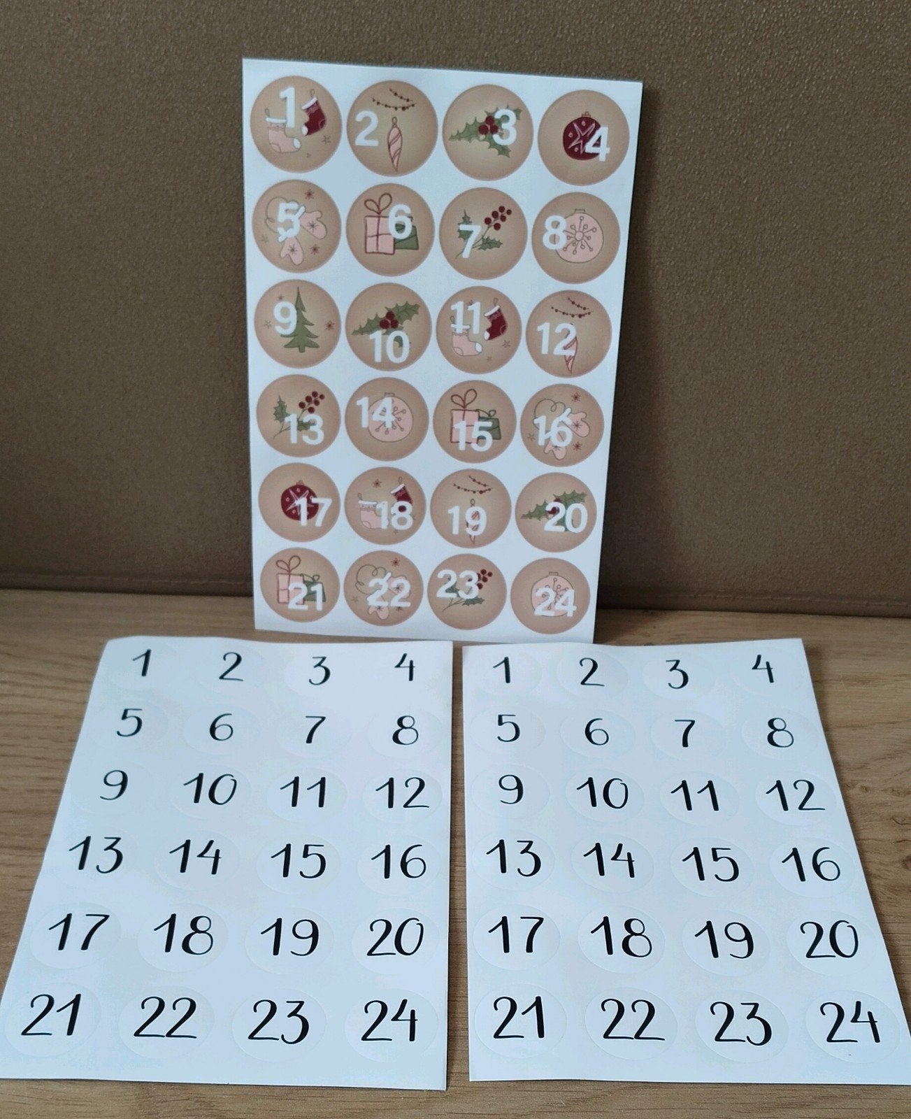 3 x velletjes stickers 1 t/m 24-Advent-Cijfers, Verzenden, Nieuw, Meerdere stickers