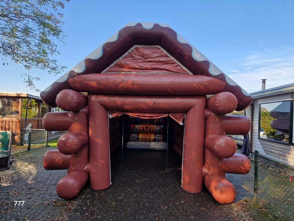 Opblaasbaar Houten Huis / Blokhut - Feestverhuur, Ophalen, Gebruikt