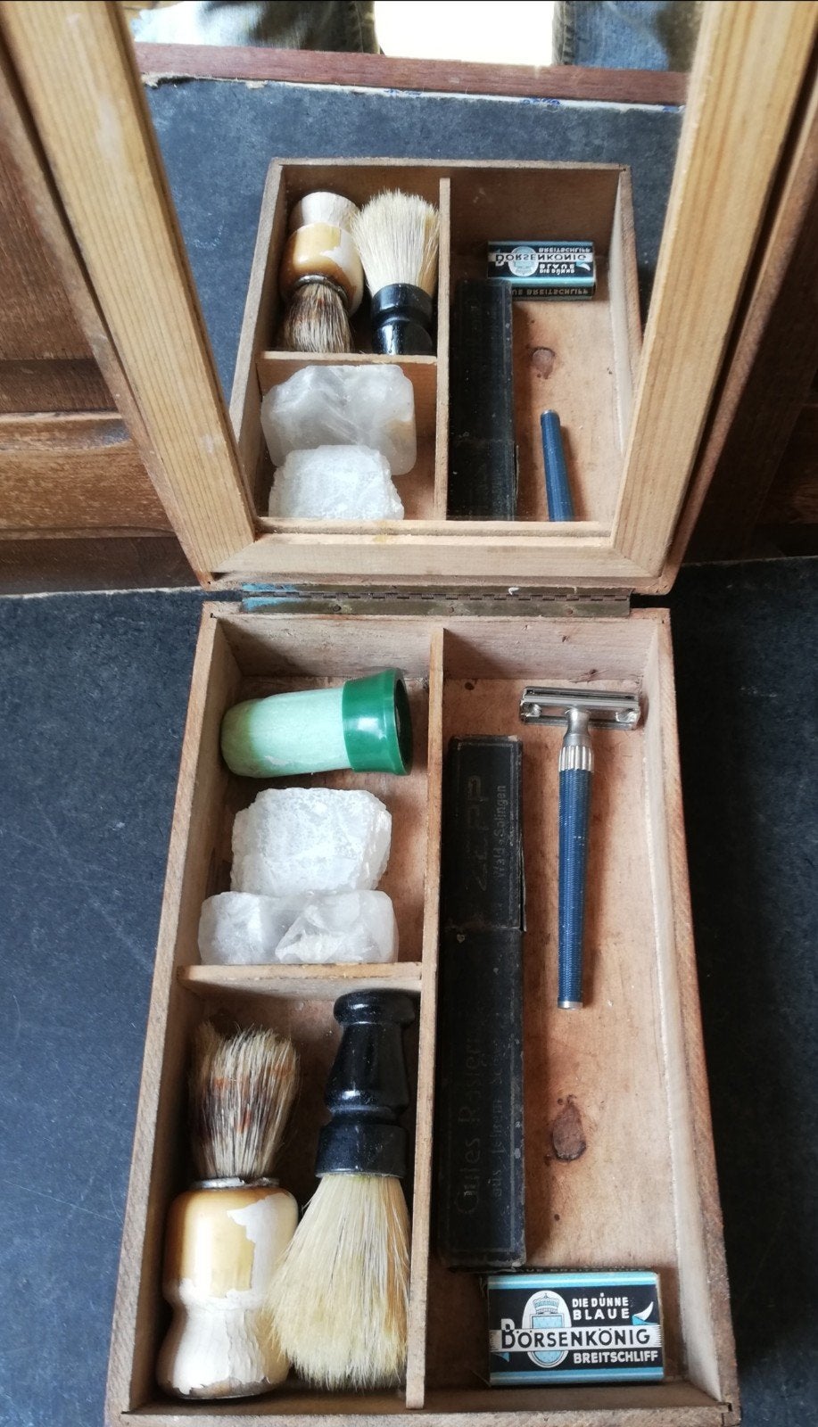 Scheerdoos, oud met toebehoren. *Zie foto's., Ophalen