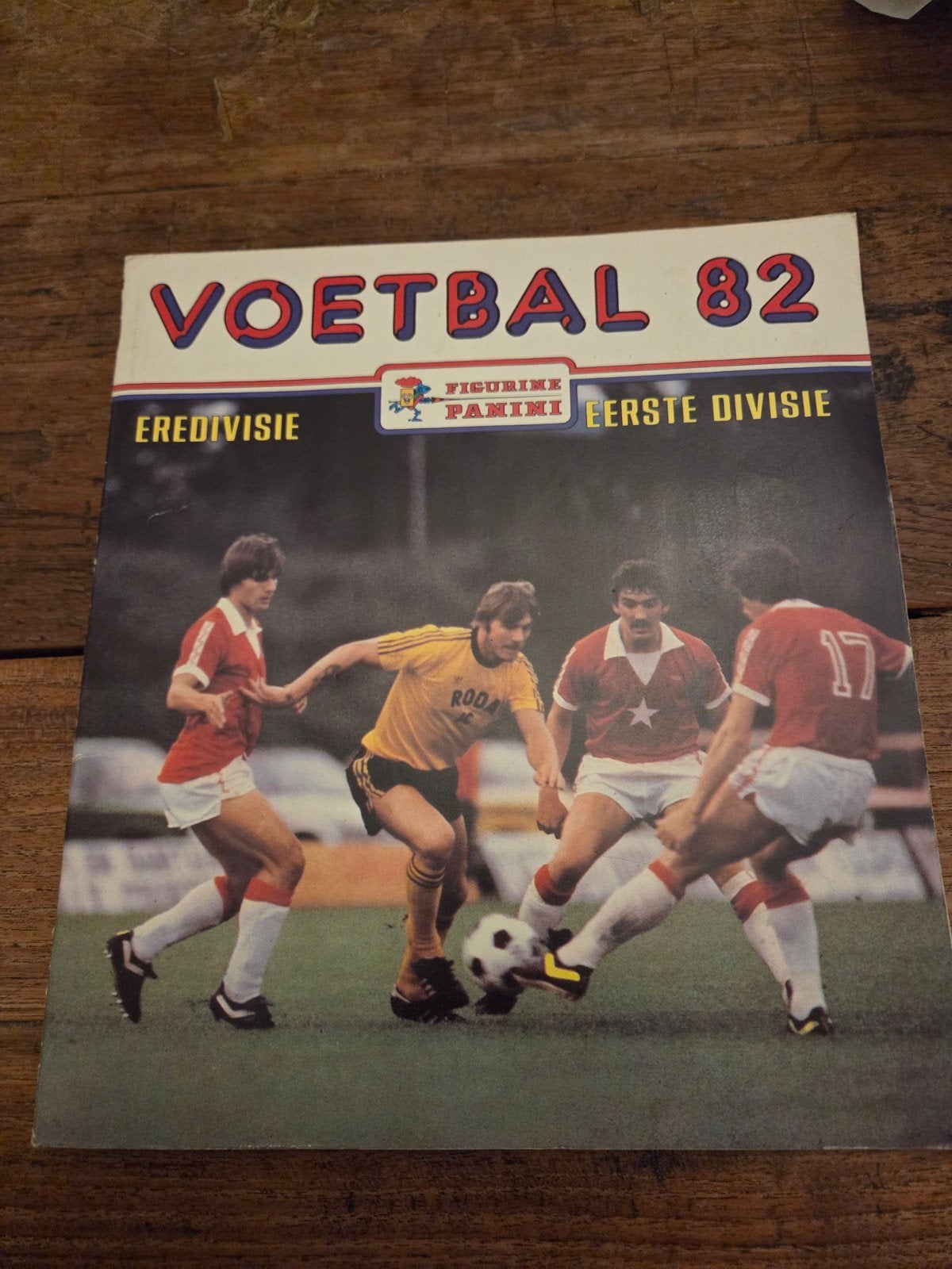 Panini Voetbal 82 Stickerboek - Eredivisie & Eerste Divisie, Verzamelen, Ophalen of Verzenden, Gebruikt, Overige binnenlandse clubs