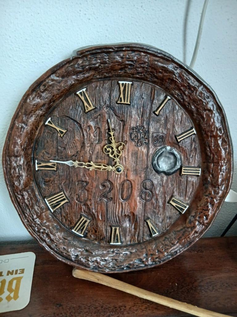 Wandklok mancave biervat, Ophalen of Verzenden, Wandklok