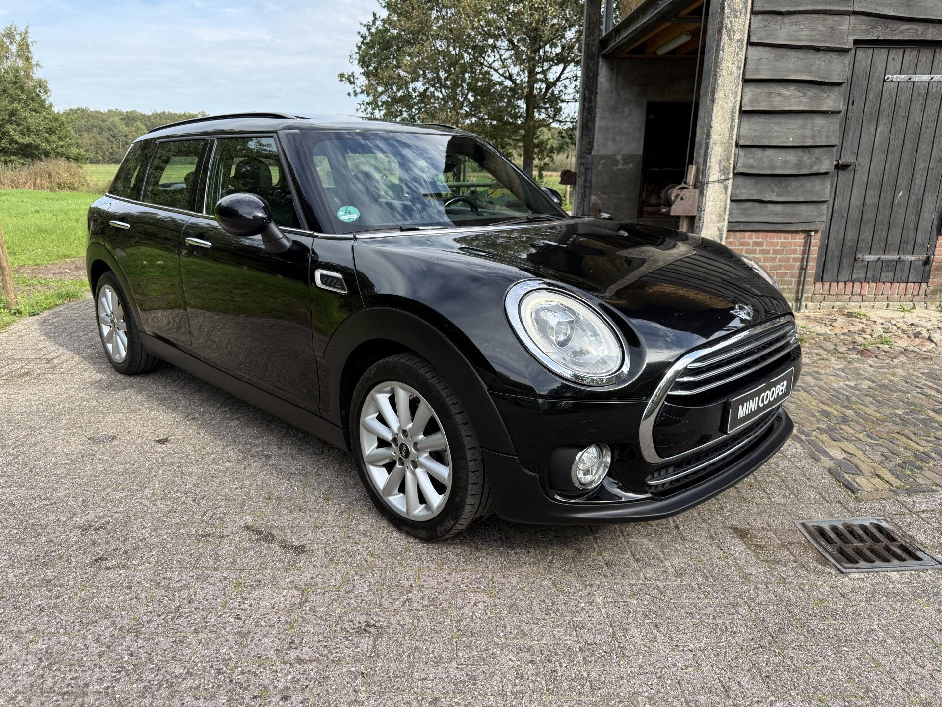 MINI Clubman 1.5 Cooper Chili. Panoramadak,LED, Navi ! Zeer, Voorwielaandrijving, Gebruikt, Met garantie (alle), Leder en Stof