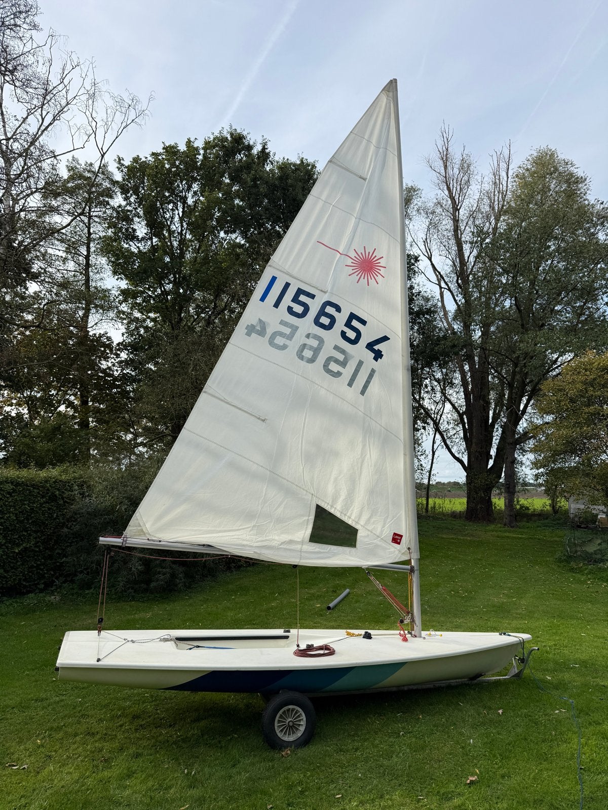 Laser standaard XD / ILCA 7 met diverse zeilen en trailers., Ophalen, Gebruikt, Laser
