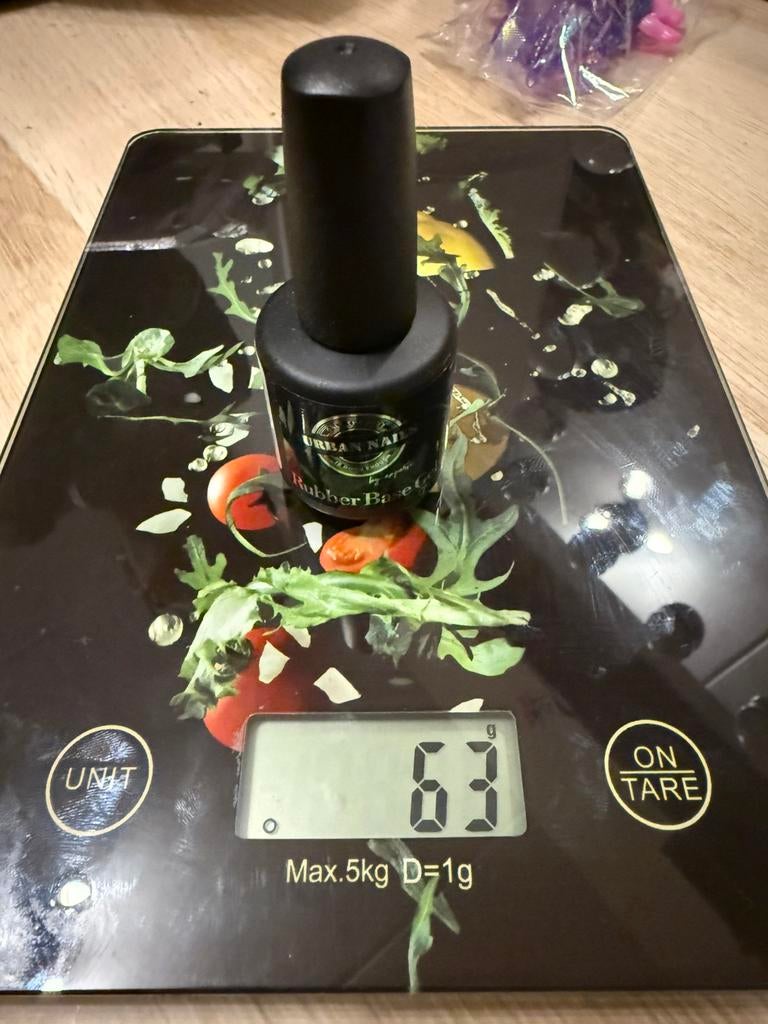 2x urban nails rubber base, Ophalen of Verzenden, Zo goed als nieuw, Overige kleuren, Handen en Nagels