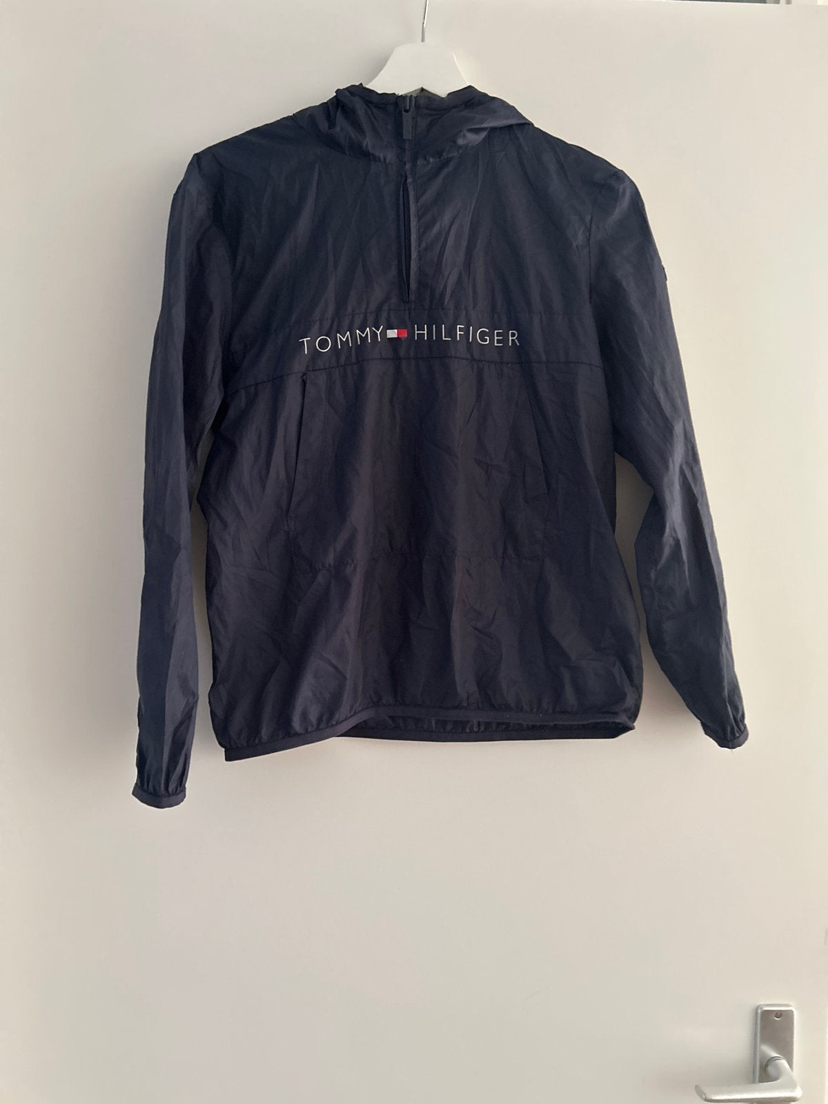 Tommy Hilfiger windjack, Kinderen en Baby's, Ophalen of Verzenden, Zo goed als nieuw