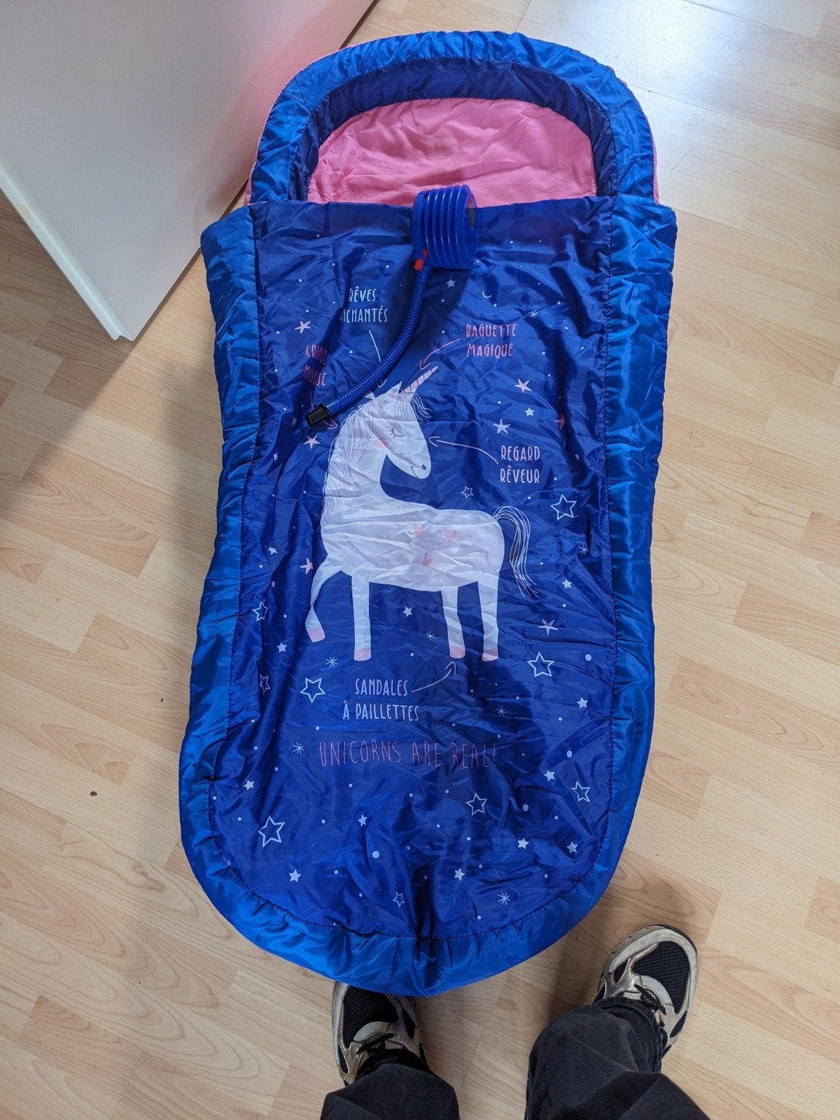 Ready Bed eenpersoons luchtbed met slaapzak en pomp, Ophalen, Zo goed als nieuw