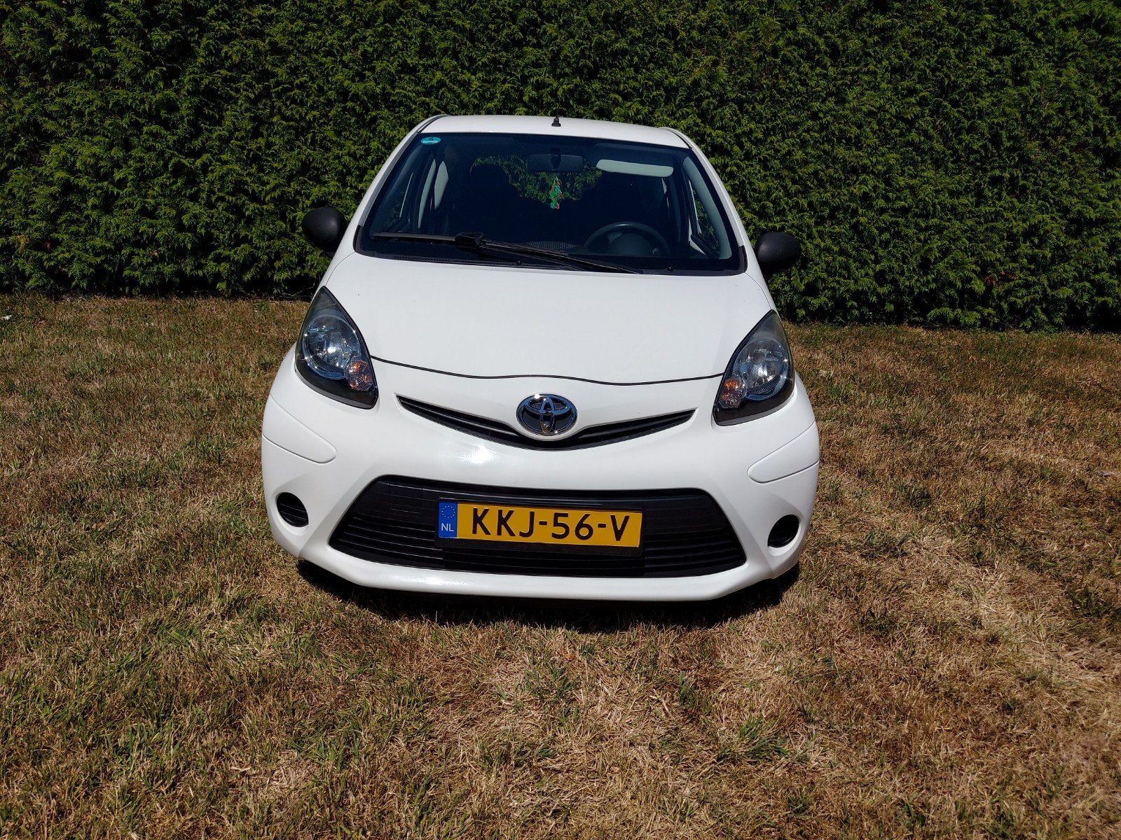 Toyota Aygo 1.0 12V Vvt-i 3DRS MMT 2013 Wit ZEER ZUINIG, Voorwielaandrijving, Stof, Zwart, 4 stoelen