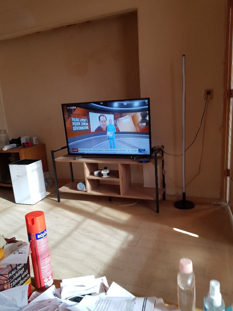 Toshiba tv +meubel, Ophalen, 50 Hz, Zo goed als nieuw, 100 cm of meer
