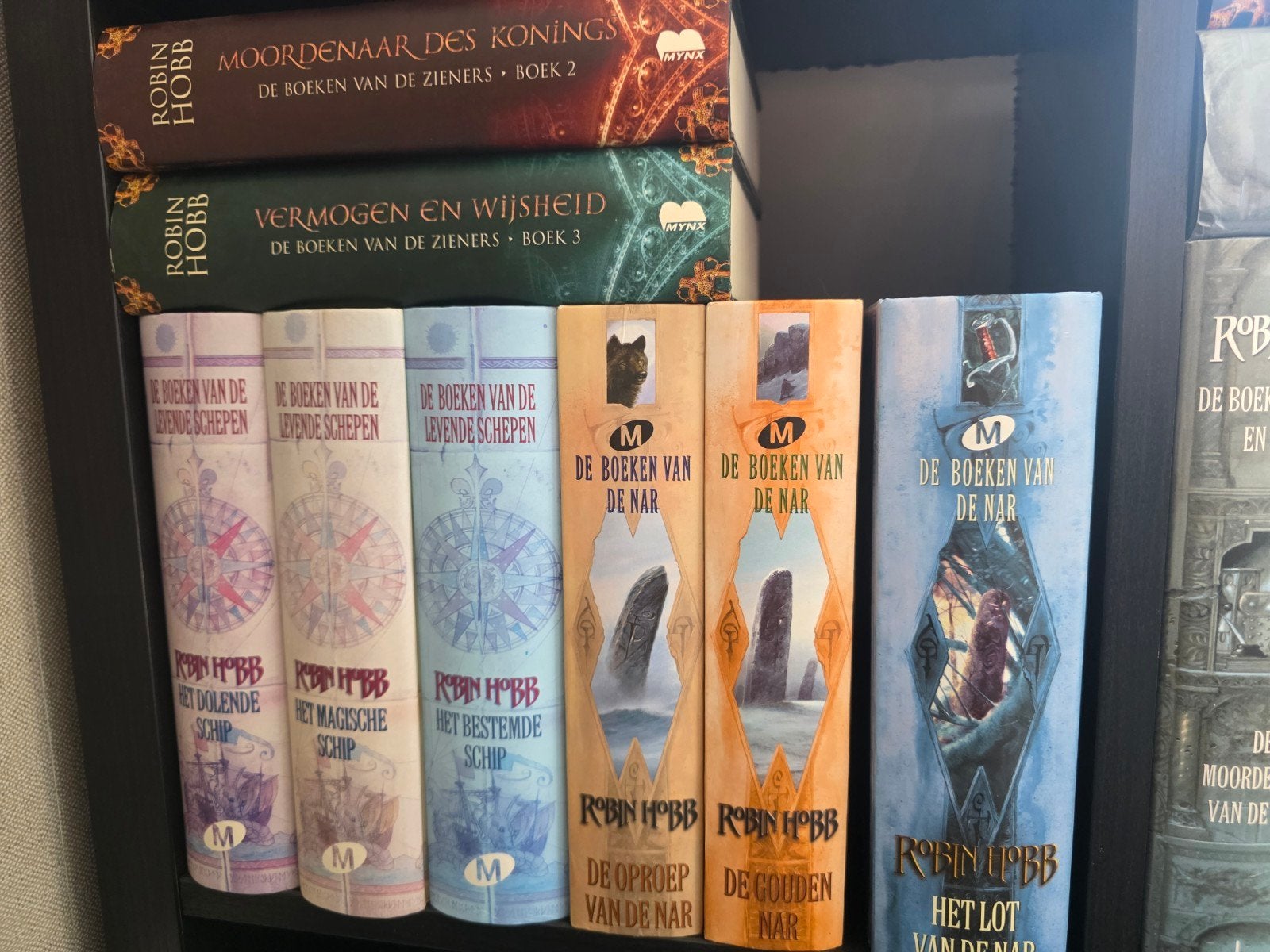 Bijna complete collectie van Robin Hobb, Ophalen, Zo goed als nieuw