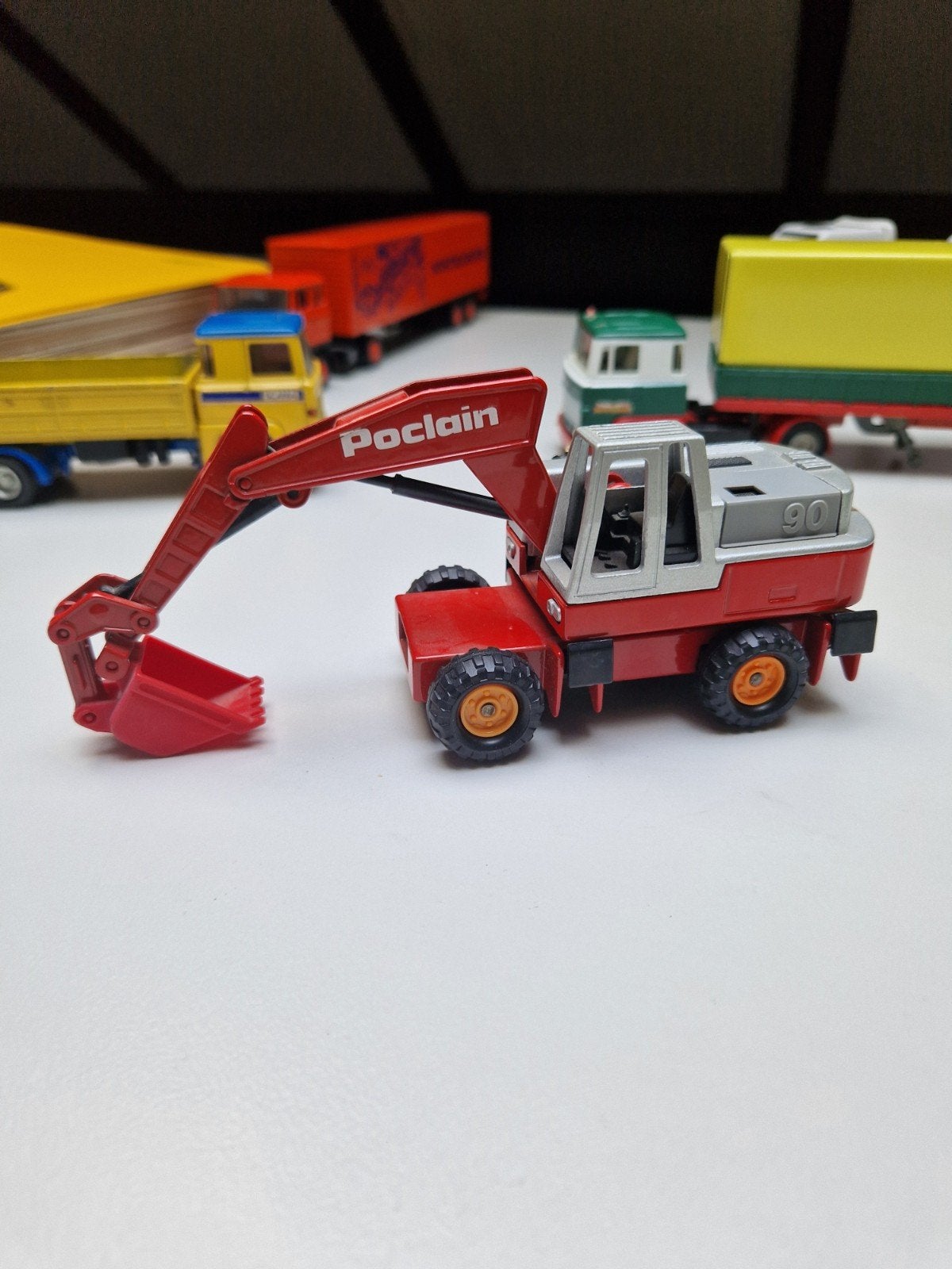 Poclain 90 mobiele kraan, Hobby en Vrije tijd, Modelauto's | 1:50, Ophalen of Verzenden, Hijskraan, Tractor of Landbouw