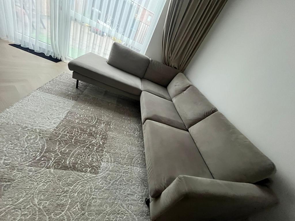 Moderne Hoekbank met Longchair - Beige/Taupe, Huis en Inrichting, Banken | Complete zithoeken, Ophalen, Zo goed als nieuw, Stof