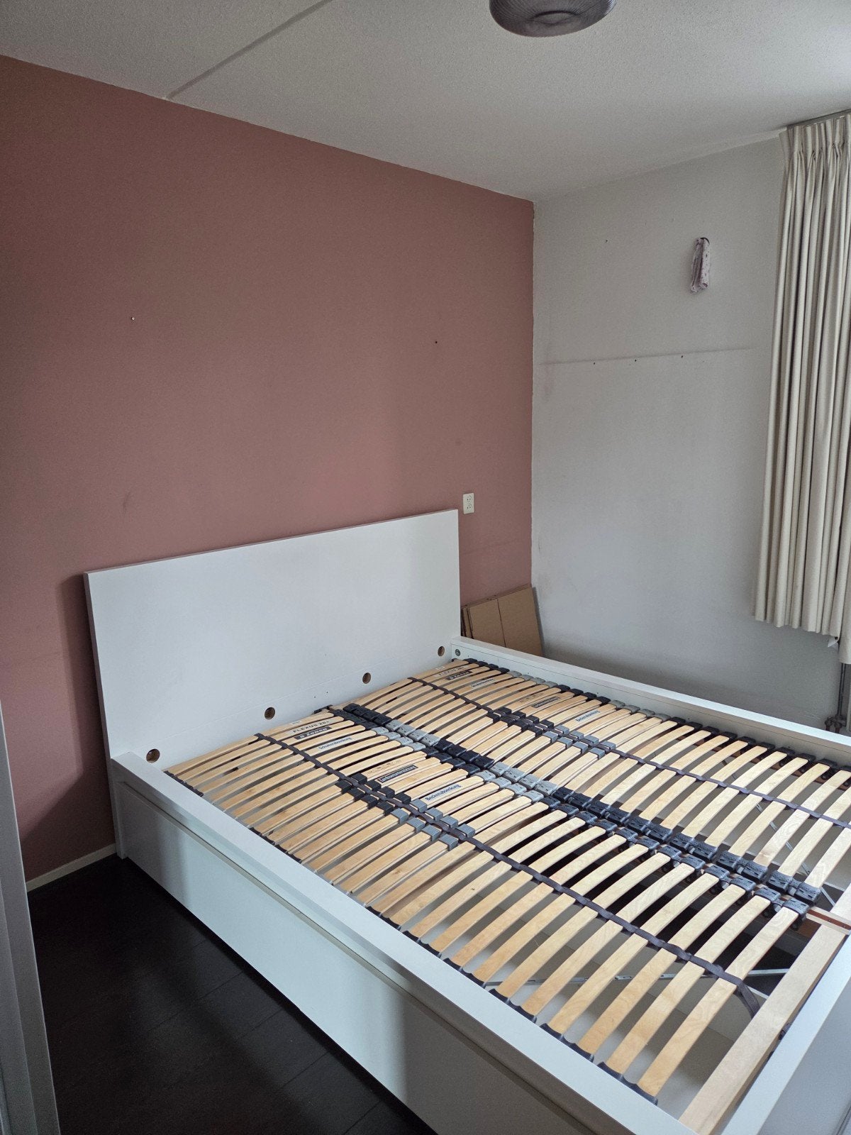 IKEA MALM WIT 160 BIJ 200 met lattenbodems en opberglades, Ophalen, Modern, functioneel, Wit, Tweepersoons