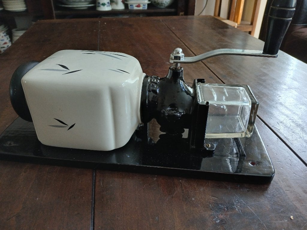 Vintage PeDe koffiemolen met glazen opvangbakje, Antiek en Kunst, Antiek | Keukenbenodigdheden, Ophalen of Verzenden