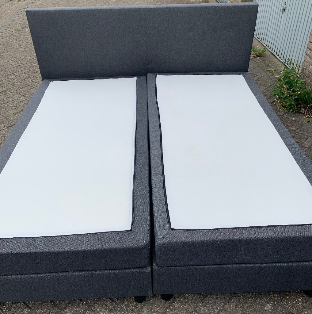 Boxspring z.g.a.n. zonder vlekken, Ophalen, Meerkleurig, Tweepersoons, Zo goed als nieuw