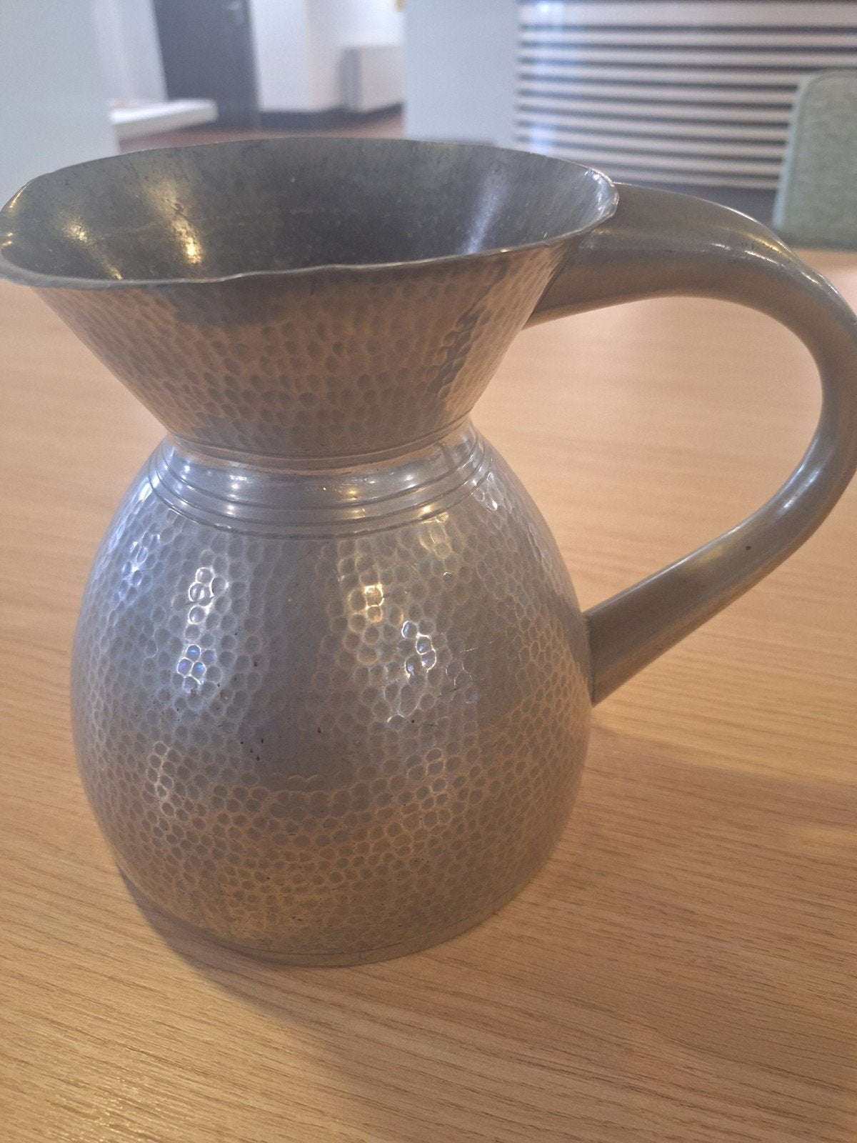 zware Antieke tinnen kan met gehamerd design, Antiek en Kunst, Ophalen of Verzenden