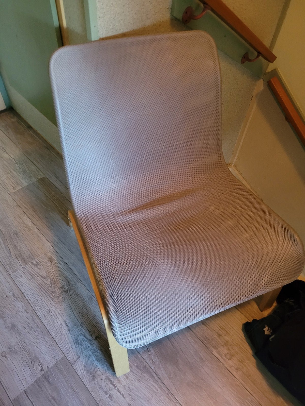 Nette stoel met gaas zitting/ leuning, Ophalen, Hout, Zo goed als nieuw, Eén