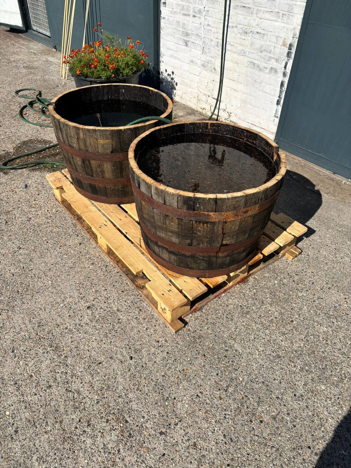 Halve eiken whiskeyvaten, Ophalen, Zo goed als nieuw, Rond, Hout