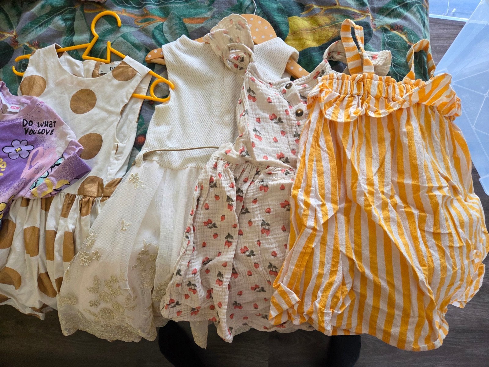 Kledingpakket Meisje Maat 98/104 - Jurkjes, Broeken, T-shirt, Kinderen en Baby's, Kinderkleding | Maat 98, Ophalen, Gebruikt