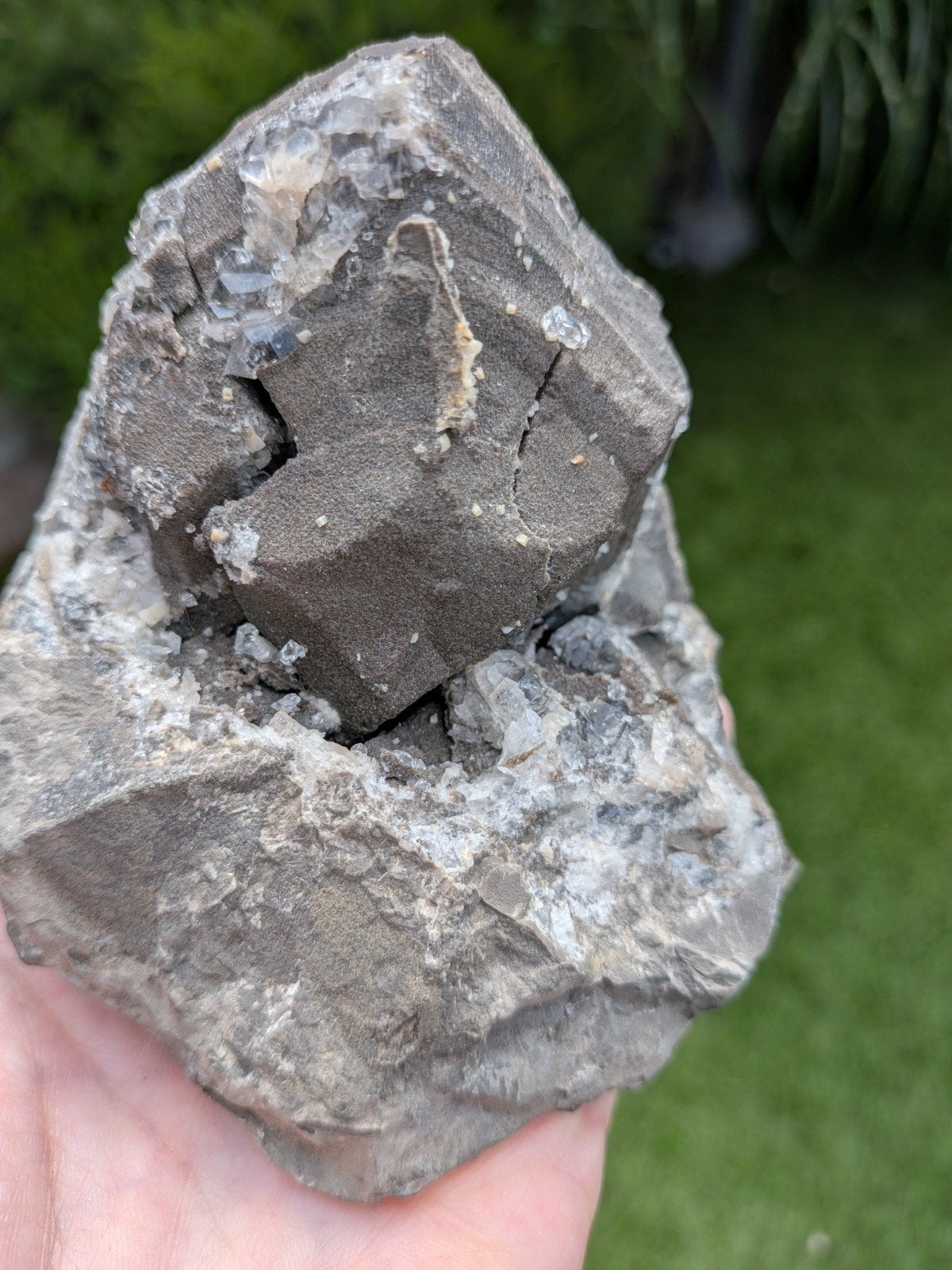 mirabeau/diamant kwarts' op moedergesteente, Ophalen of Verzenden