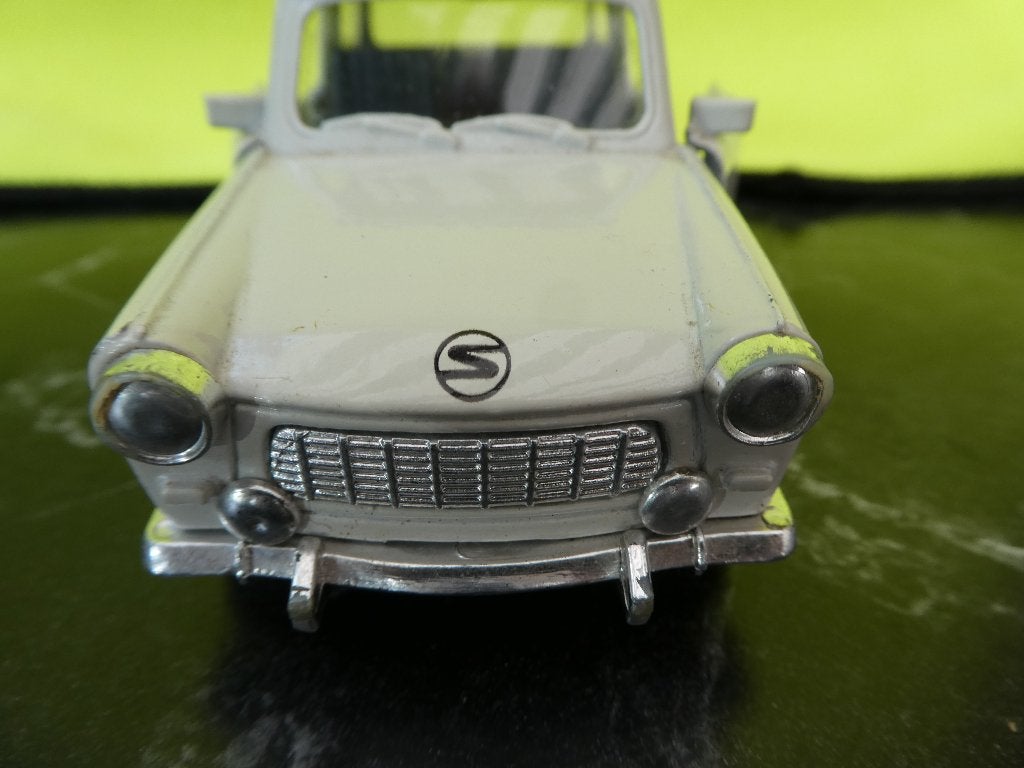 Trabant 601 schaalmodel, Ophalen of Verzenden, Zo goed als nieuw, Auto, Overige merken
