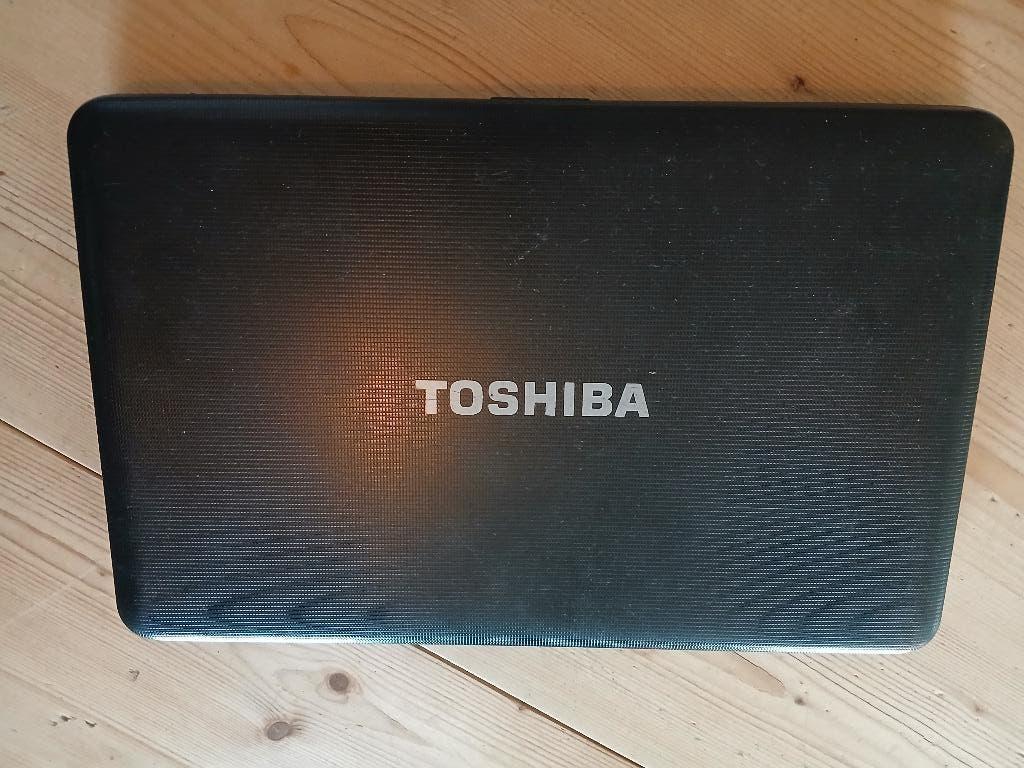 Laptop Toshiba, Computers en Software, Windows Laptops, Gebruikt, 17 inch of meer, 2 tot 3 Ghz, Ophalen
