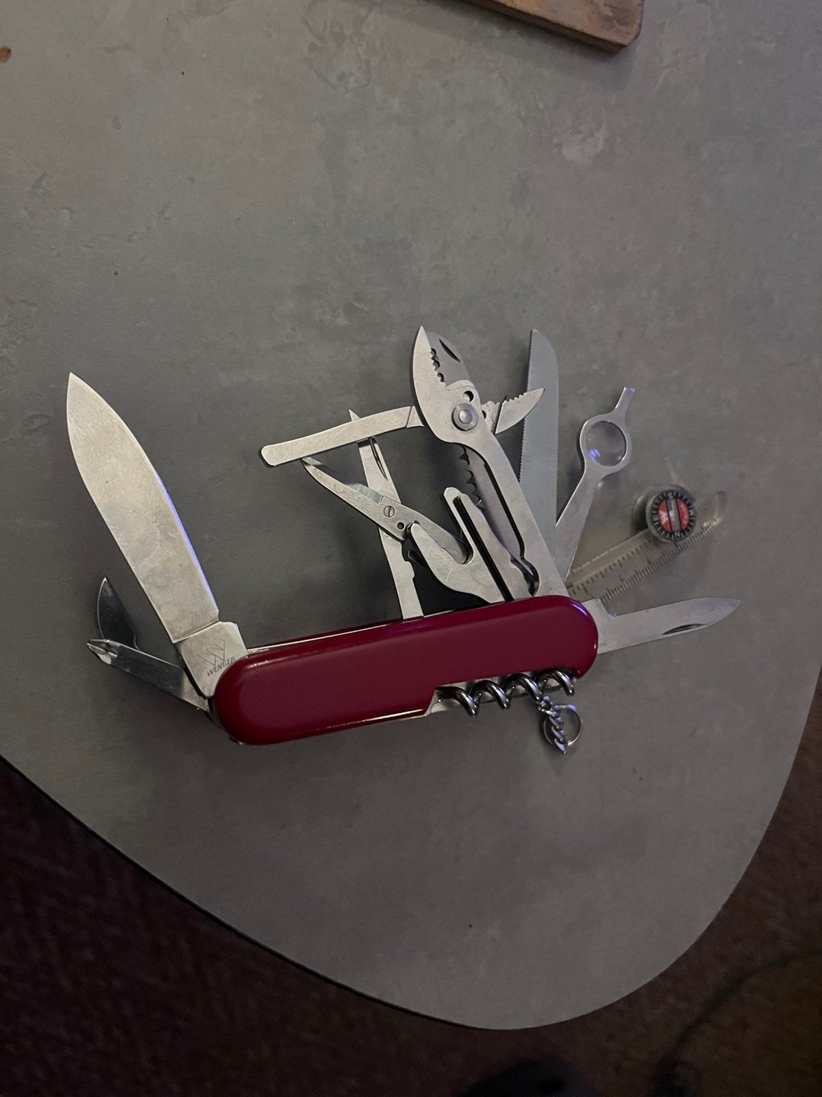 Swiss army multy tool wenger chest plus 12 delig, Ophalen, Zo goed als nieuw