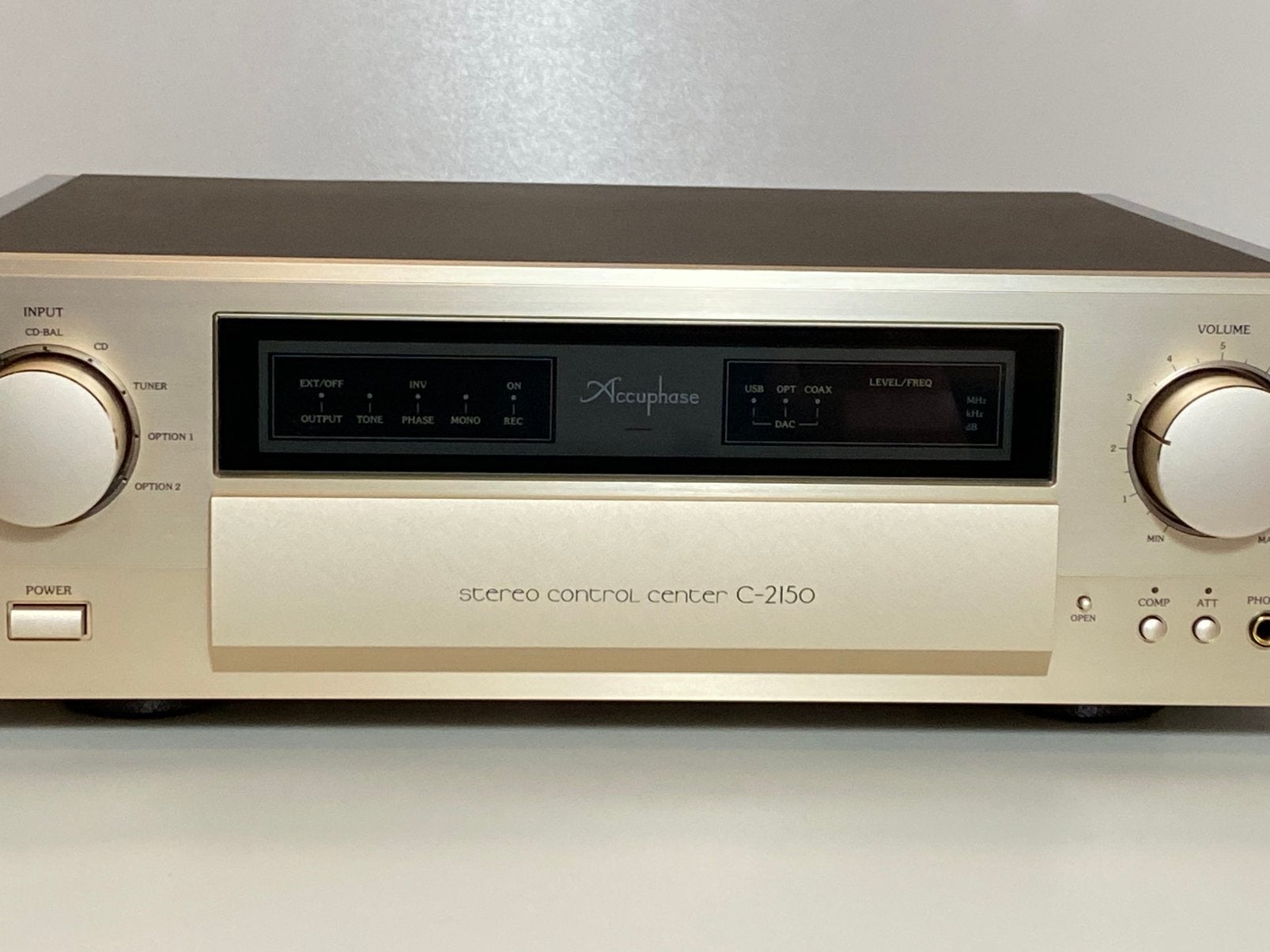 Accuphase C-2150 Stereo Control Center, voorversterker, Audio, Tv en Foto, Versterkers en Receivers, Zo goed als nieuw, 120 watt of meer