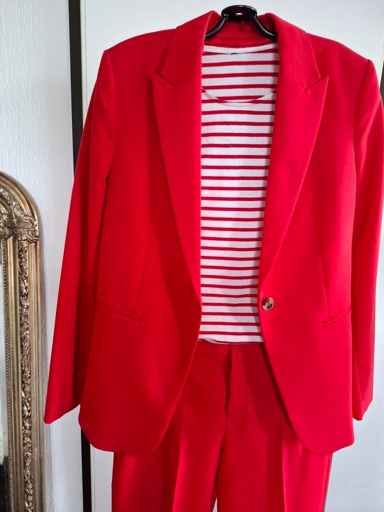 Mooi rood jasje/blazer van MANGO als nieuw inclusief shirt M, Maat 38/40 (M), Mango, Verzenden, Zo goed als nieuw