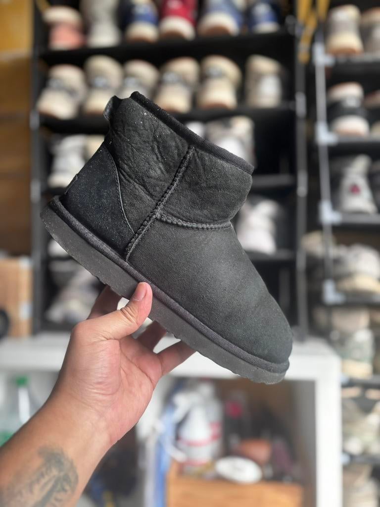 UGG Classic Ultra Mini Boot Black 38, Kleding | Dames, Schoenen, Ophalen of Verzenden, Zo goed als nieuw, Zwart, Sneakers of Gympen
