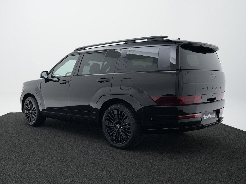 Hyundai Santa Fe 1.6 T-GDI PHEV Black Line 4WD 7p | Ontspann, Auto's, Hyundai, Euro 6, 4 cilinders, 7 stoelen, Zwart