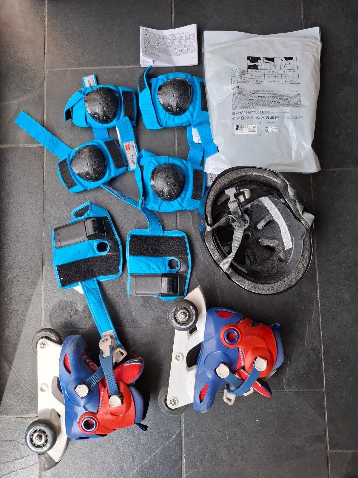 Verstelbare Skates Maat 26-28 met Bescherming en Helm, Kinderen en Baby's, Speelgoed | Buiten | Rolschaatsen, Verstelbaar, Kinderen