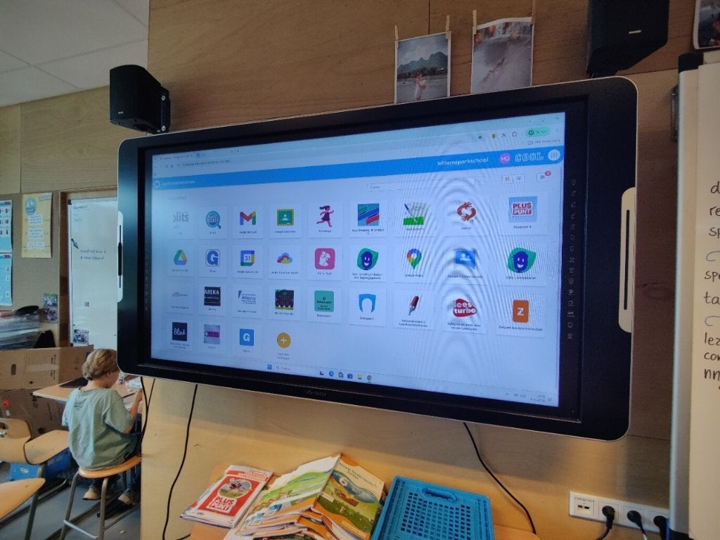 6x Digibord Vidi-Touch Navigator 70inch met ophangsysteem, Gebruikt, 50 Hz, LCD, 100 cm of meer
