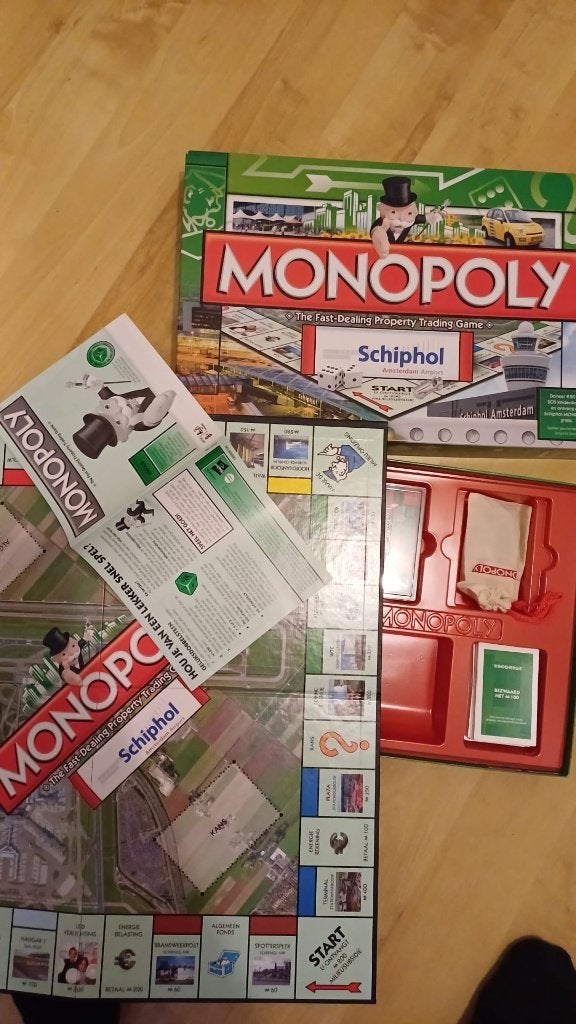 bordspel nieuw Monopoly vliegveld Schiphol Amsterdam Monopol, Hobby en Vrije tijd, Gezelschapsspellen | Bordspellen, Een of twee spelers