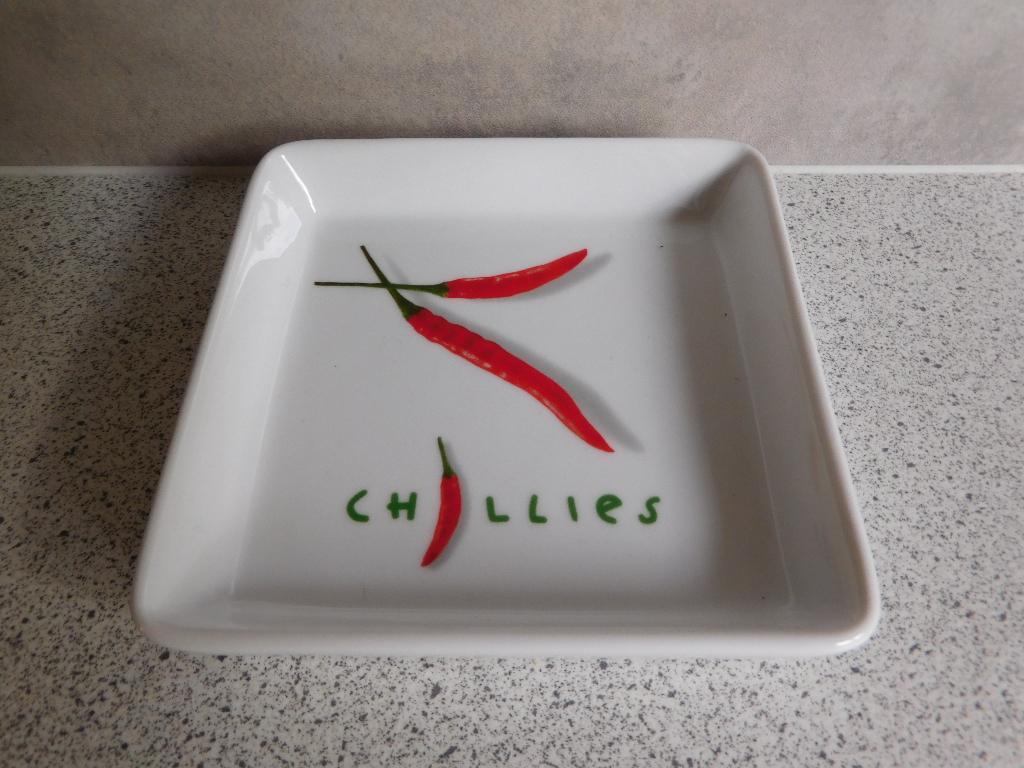 Bord 12x12 cm. Tapas Chillies PPD, Huis en Inrichting, Ophalen of Verzenden, Zo goed als nieuw, Bord(en), Overige stijlen