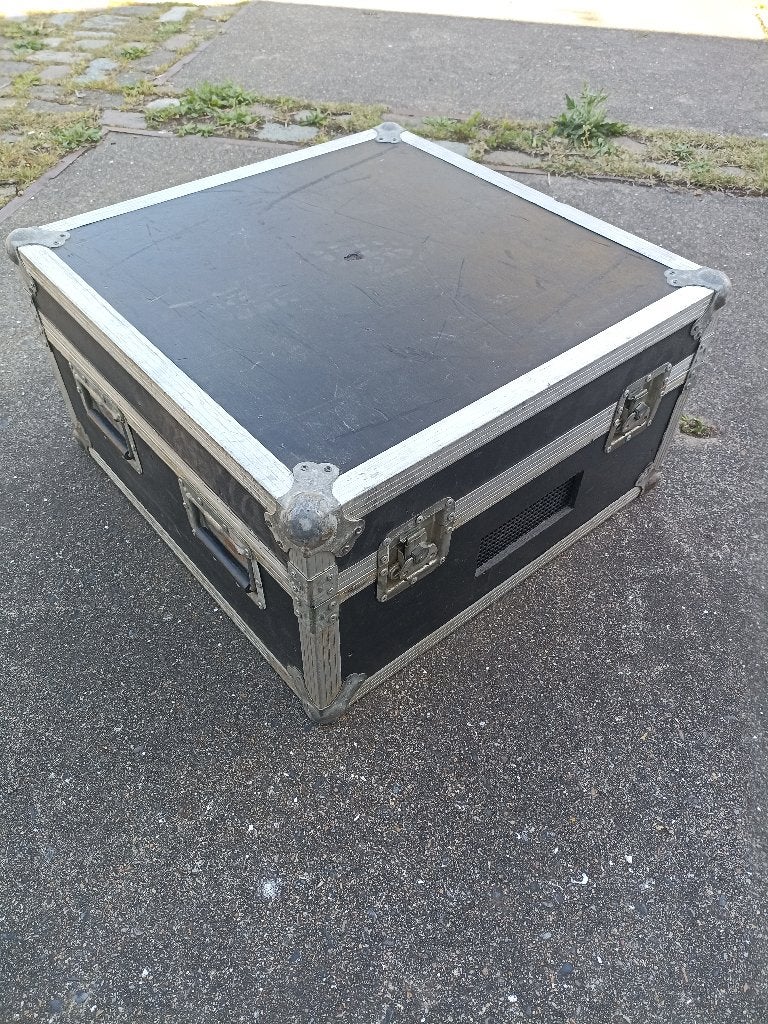 Stevige Flightcase met ventilatierooser 60x60x30cm, Ophalen, Gebruikt, 20 kanalen of meer
