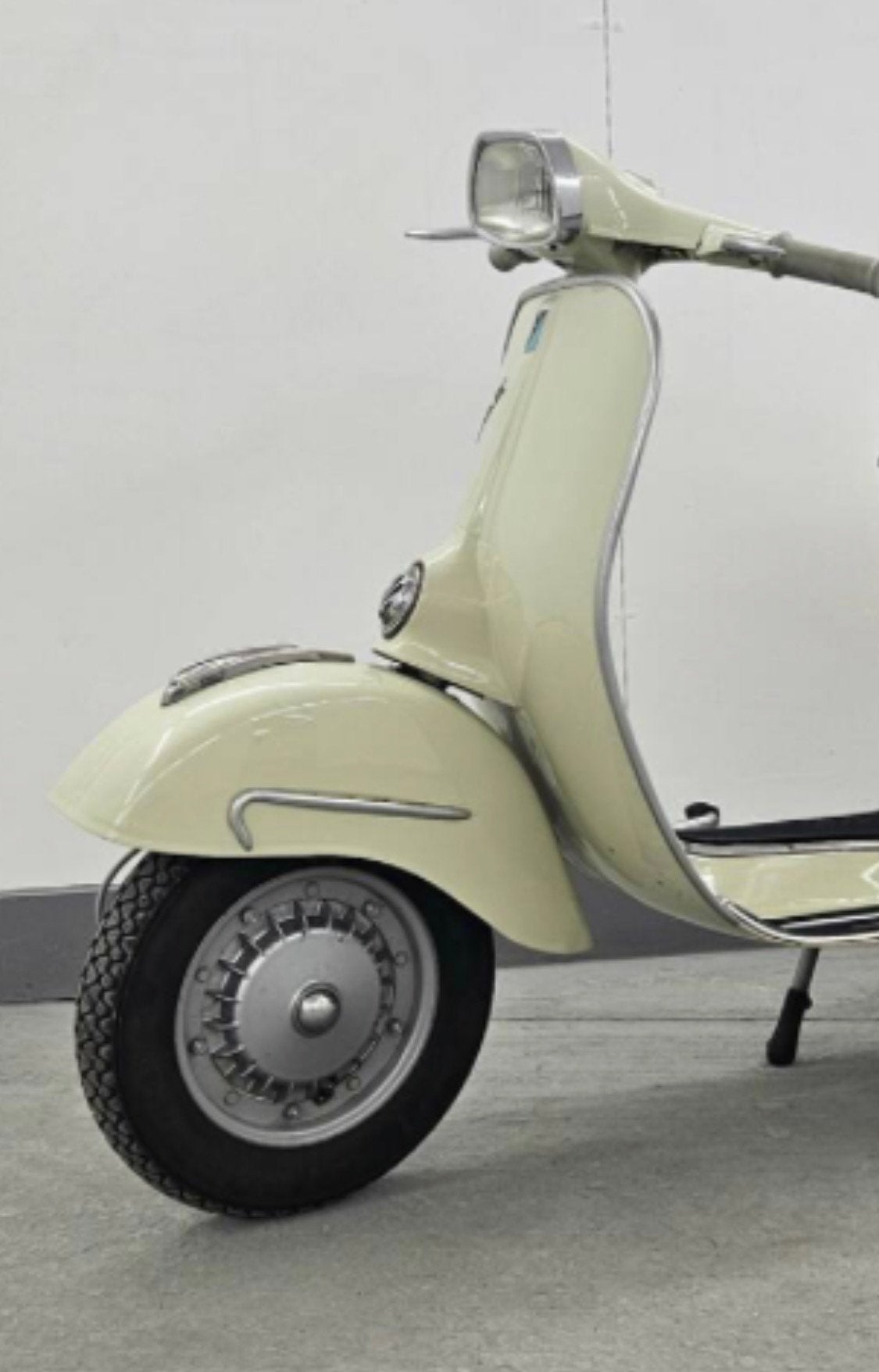 Aluminum bies voor op voorspatbord Vespa GLx Sprint 150, Ophalen of Verzenden, Zo goed als nieuw
