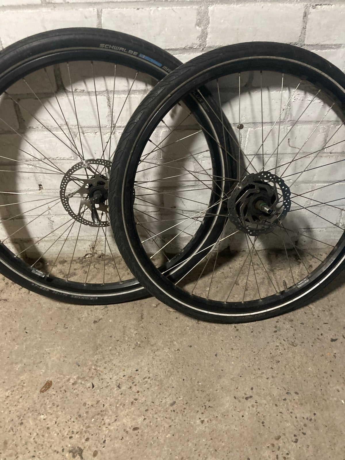 Set 28 inch wielen met banden en schijfremmen, Wiel, Gebruikt, Ophalen of Verzenden, Aluminium