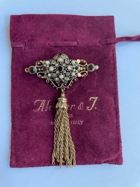 Een Alcozer & J broche met parels en granaat, Ophalen, Overige kleuren, Zo goed als nieuw, 7 tot 10 cm