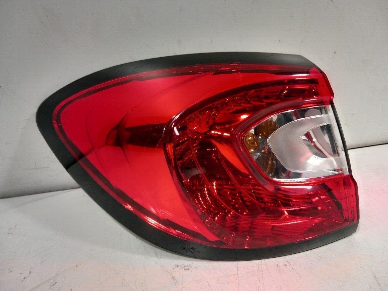 Achterlicht links buiten Renault Captur, Onderdelen@venauto.nl, Van der Ven Autorecycling B.V., Gebruikt, Ettenseweg 76, 4706 PB Roosendaal, The Netherlands