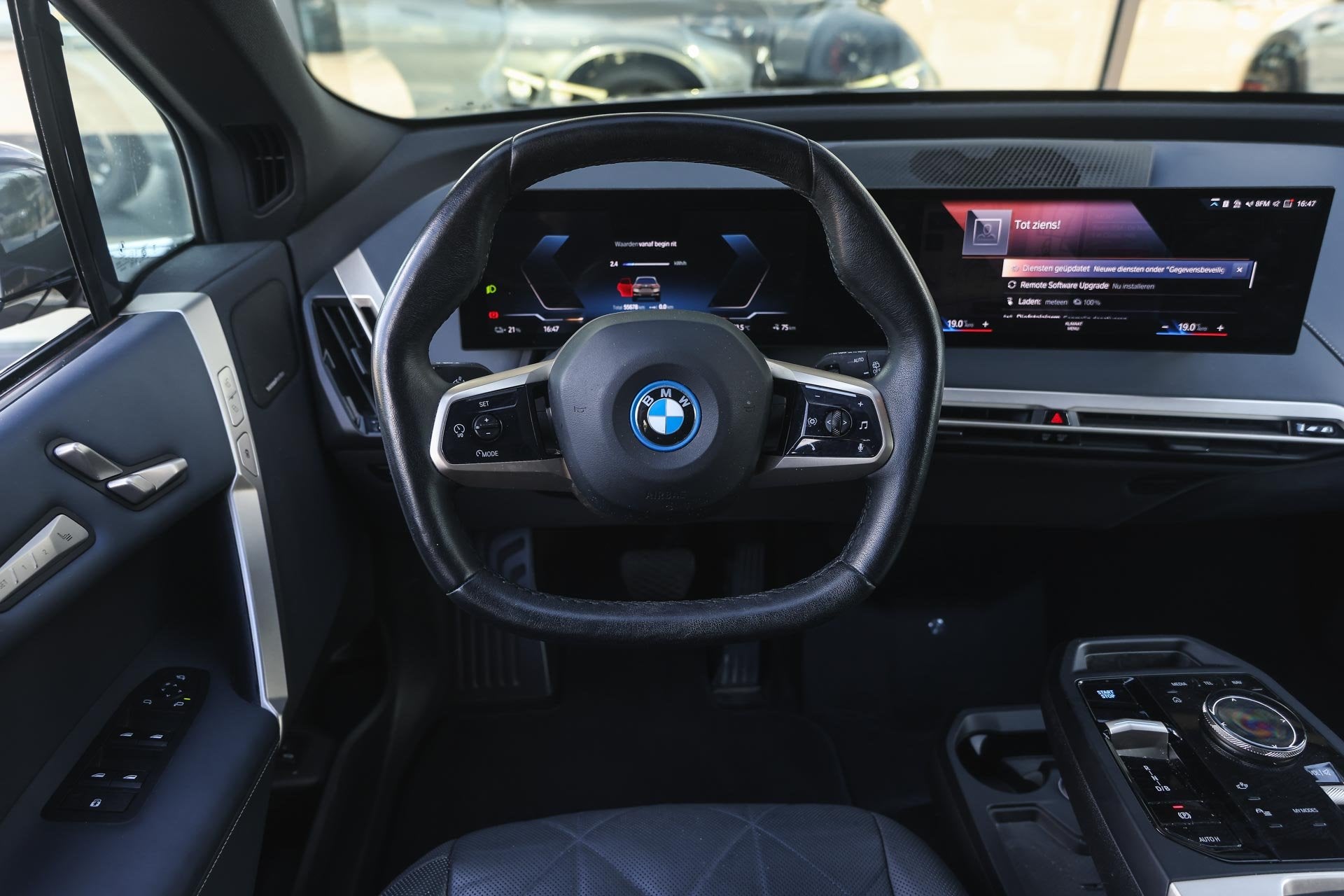 BMW iX xDrive40 Executive / Trekhaak / Panoramadak Sky Loung, Auto's, Gebruikt, 22 min, Vierwielaandrijving, SUV of Terreinwagen