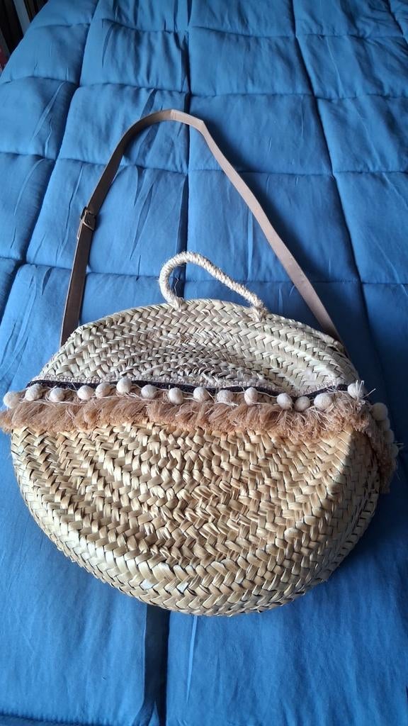 Stro tas met pompons en kwastjes ibiza stijl, Sieraden, Tassen en Uiterlijk, Tassen | Damestassen, Ophalen of Verzenden, Zo goed als nieuw
