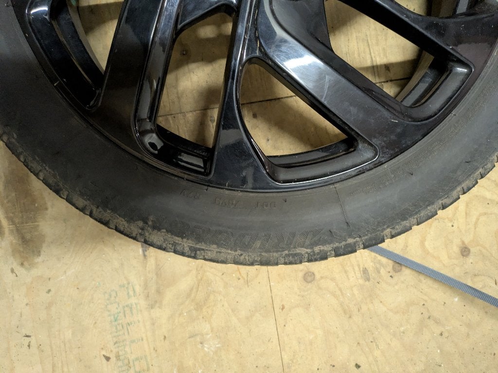 Winterbanden met velgen BMW i3(S) 19" Styling 428 Jet Black, Gebruikt, 155 mm, Banden en Velgen, Winterbanden
