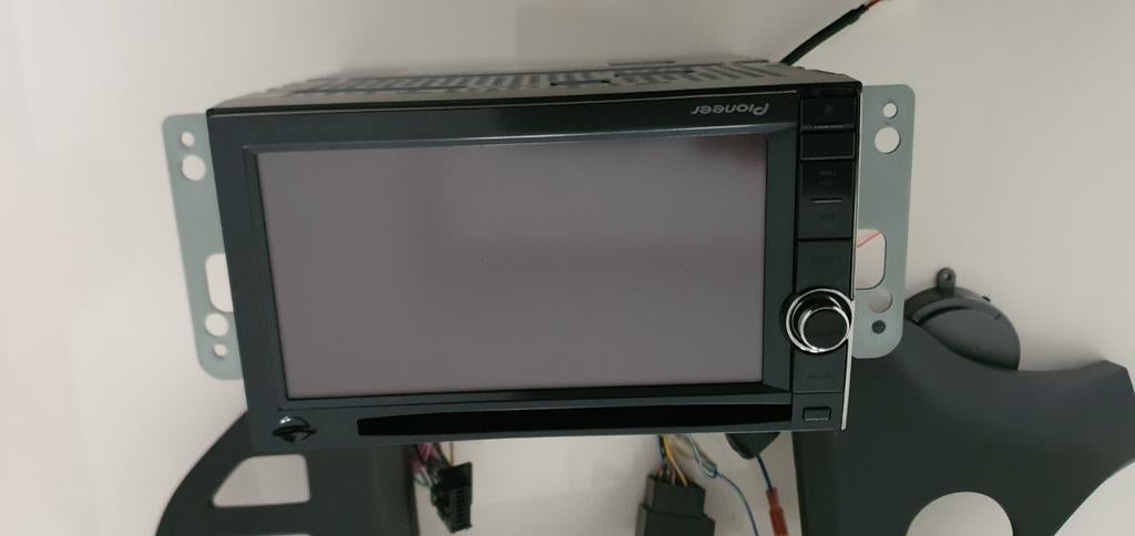 Grote scherm pioneer met actieve woofer, Auto diversen, Autoradio's, Ophalen of Verzenden, Zo goed als nieuw